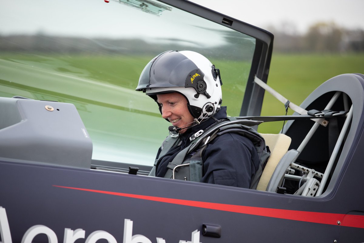 2Excel_Group's tweet photo. Excellent news today that 2Excel pilot, and member of @thebladesteam, Kirsty Murphy has been announced as an inspirational speaker for @FIAFarnborough. She'll be sharing her unique &amp; boundary breaking experiences of the industry. 

https://t.co/uzwkYCLyma

#STEM #FIA20 #aviation https://t.co/SM12fWFRWJ