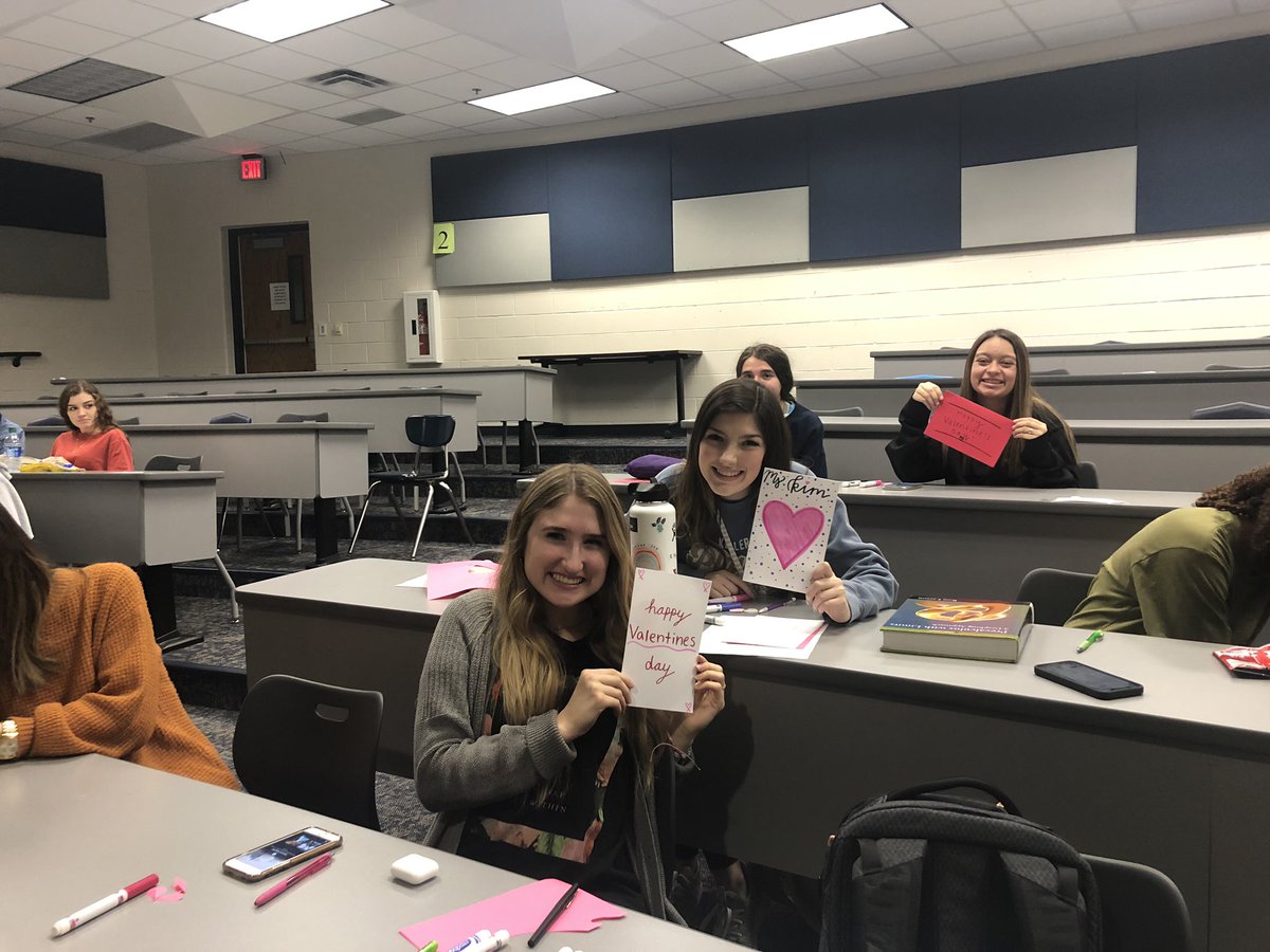 khs_tafe's tweet photo. TAFE had an awesome Valentines themed meeting this morning!! https://t.co/XBl3ogDAg5