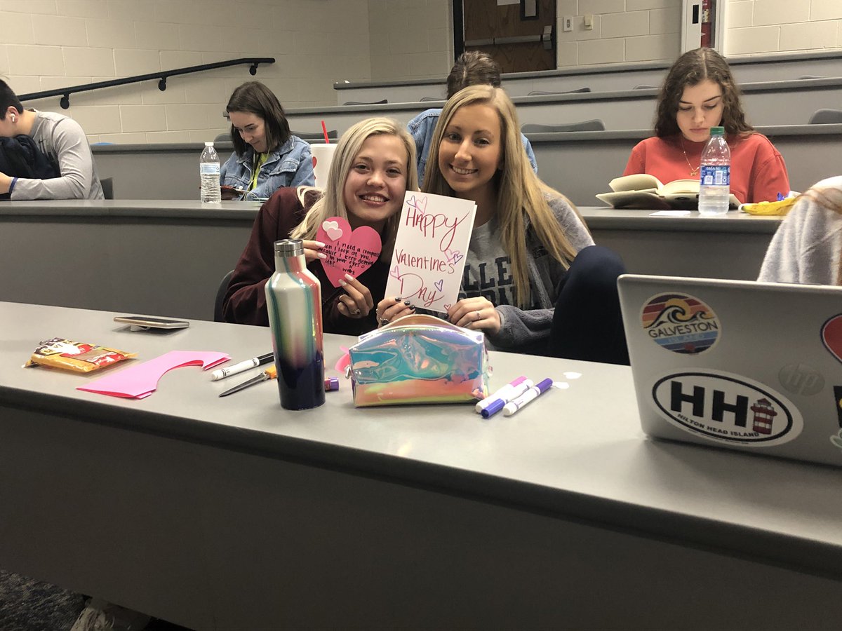 khs_tafe's tweet photo. TAFE had an awesome Valentines themed meeting this morning!! https://t.co/XBl3ogDAg5