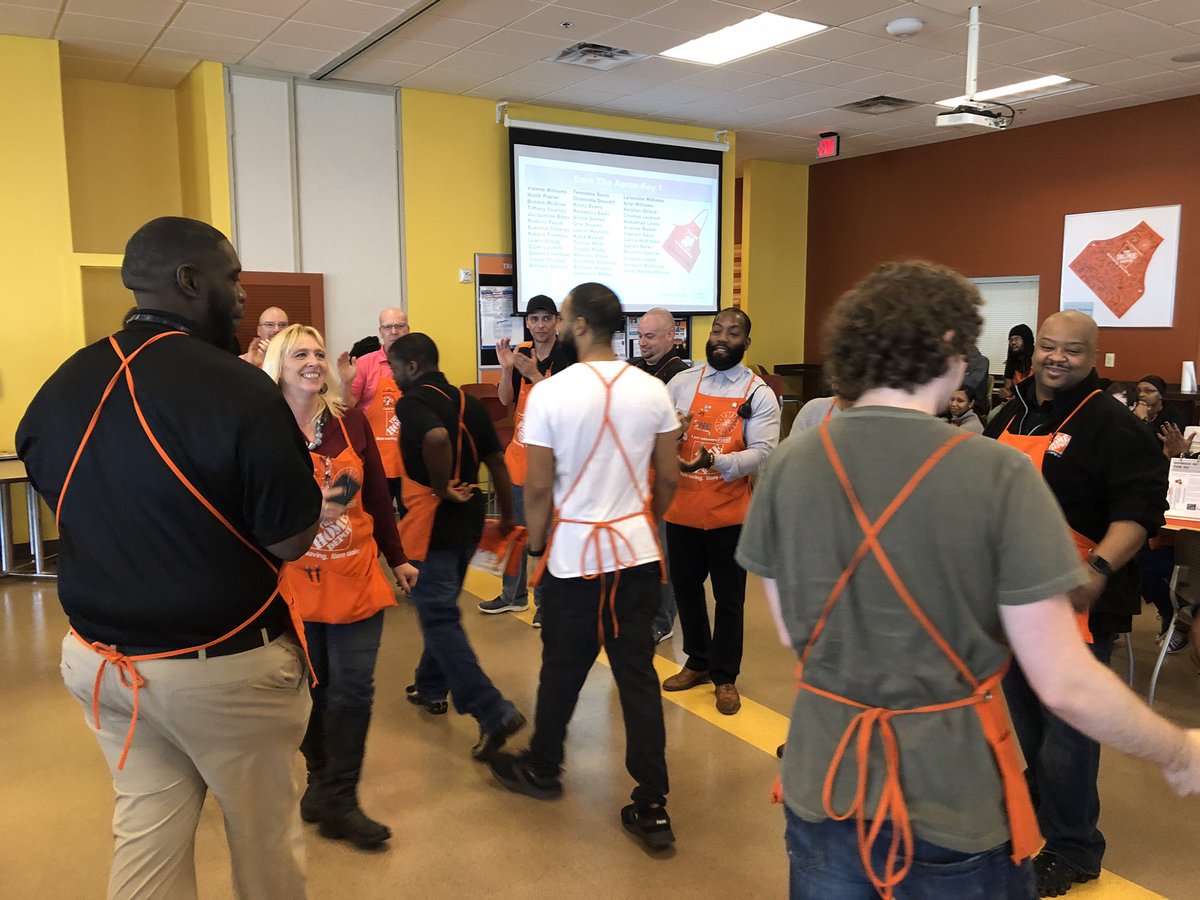 danzo43's tweet photo. The newest members of “The Grove”... hugs, handshakes, and a few tears... ETA is always fun! @wjackblair @BacklinLisa @shannadl1 https://t.co/e15AZV1shB