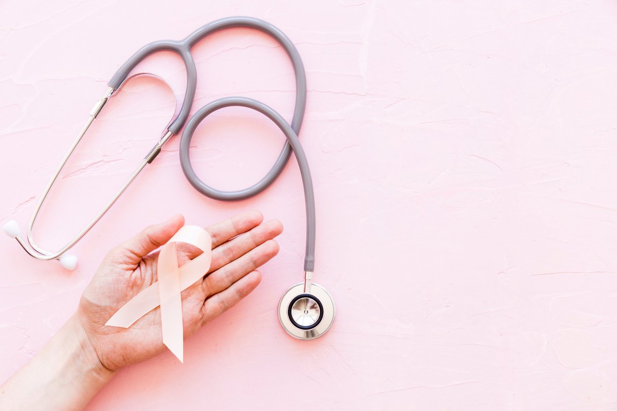 C'est la #Journeemondialecontrelecancer, parlons #dépistage : les tomodensitogrammes à faible dose pourraient être utilisés pour dépister le cancer du poumon chez les personnes ayant des antécédents de #tabagisme. Un espoir pour les malades !  #cancerdupoumon