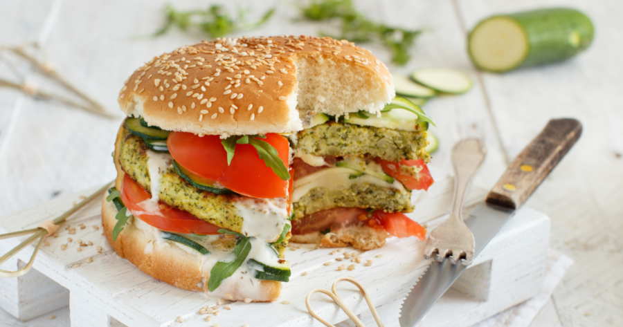 AgireOraNetwork's tweet photo. L'hamburger più sano? È quello vegetale. Mangiare vegan non è soltanto più economico, è anche più sano. Perfino coi piatti pronti.
https://t.co/0bWr8aDhVt https://t.co/ZYIf8pmjn2