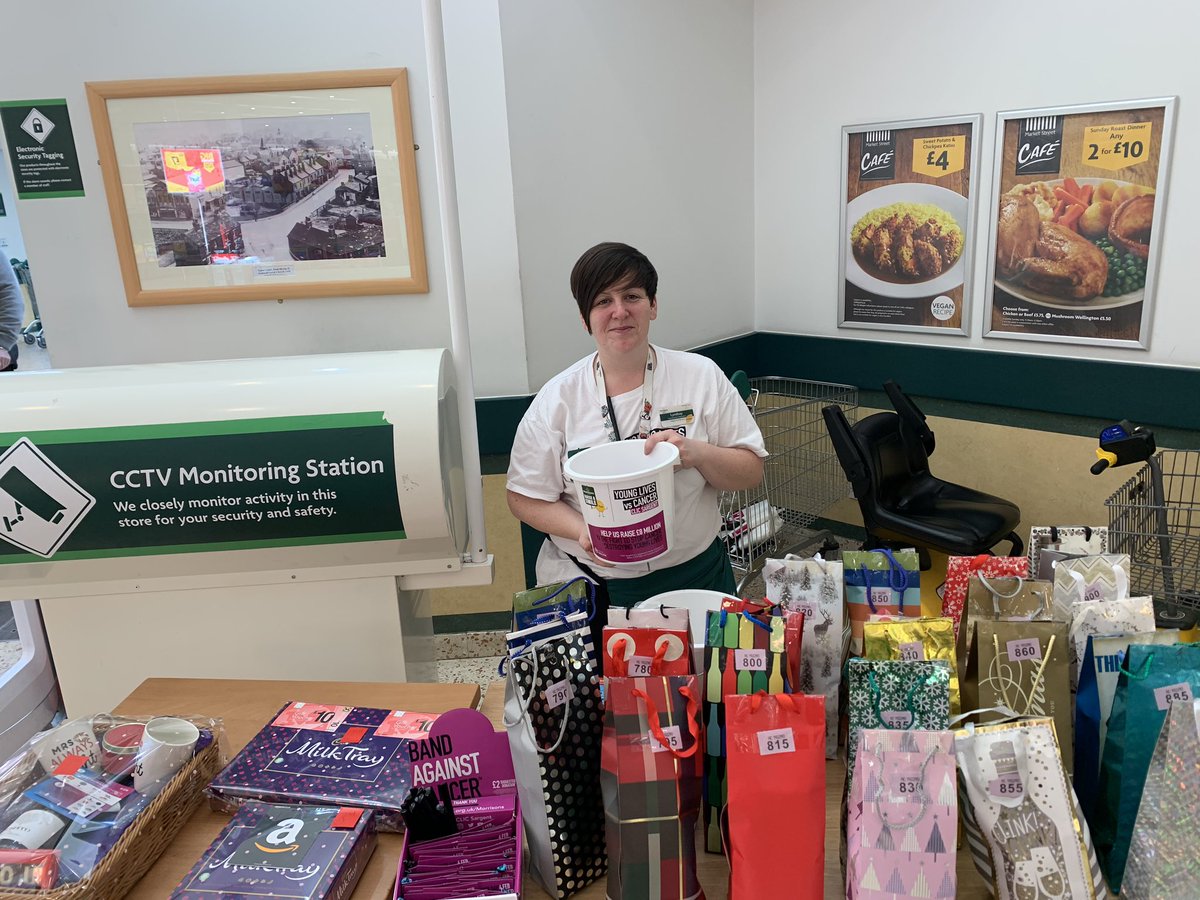 Ryan_RWelfare's tweet photo. And lastly this #WorldCancerDay, I want to thank the incredible @Morrisons Community Champions, who drive fundraising and engagement in support of @CLIC_Sargent in store.

Here are just 4 I caught up with this #WCD. Sharron, Sarah, Mel &amp; Lyndsay. 

Thank you

#YoungLivesvsCancer https://t.co/mj9vSziu6M