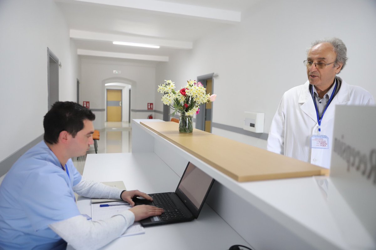 GManastirliu's tweet photo. Prej 26 vitesh nuk ishte vënë dorë në qendrën shëndetësore 24 orëshe të #Selenicës në Vlorë.
🏥 Sot është krejtësisht e rehabilituar, me standardet më të larta, për të plotësuar 24/7 nevojat e 6 mijë banorëve të kësaj zone✔️
#Programi300QSh
#ShëndetësiaQëDuam
#PunaVazhdon... https://t.co/Q07GfL1s9i