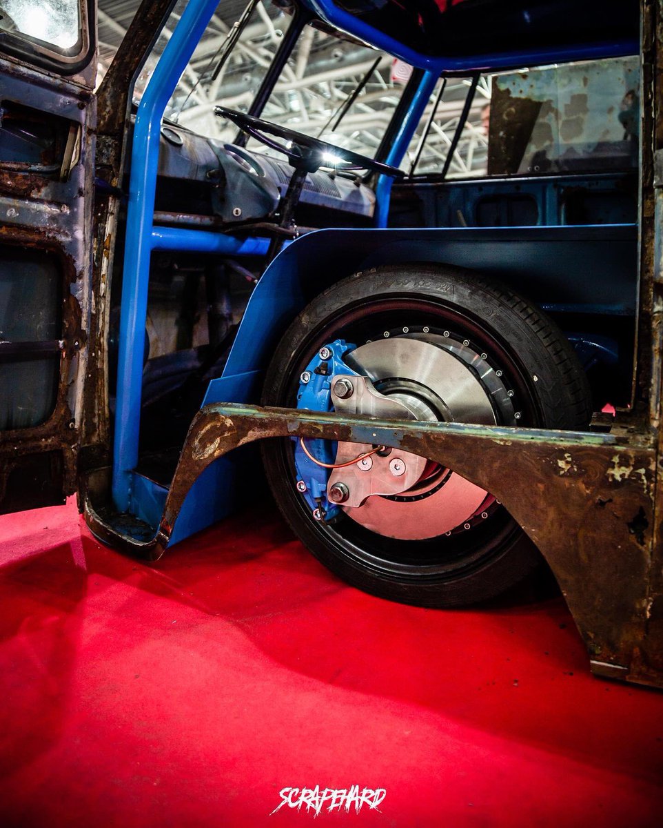 VAGforce's tweet photo. VAG Force at Expo tuning Torino #eurpscrapers #scrapehard #vagforce https://t.co/txXTRBjOv4