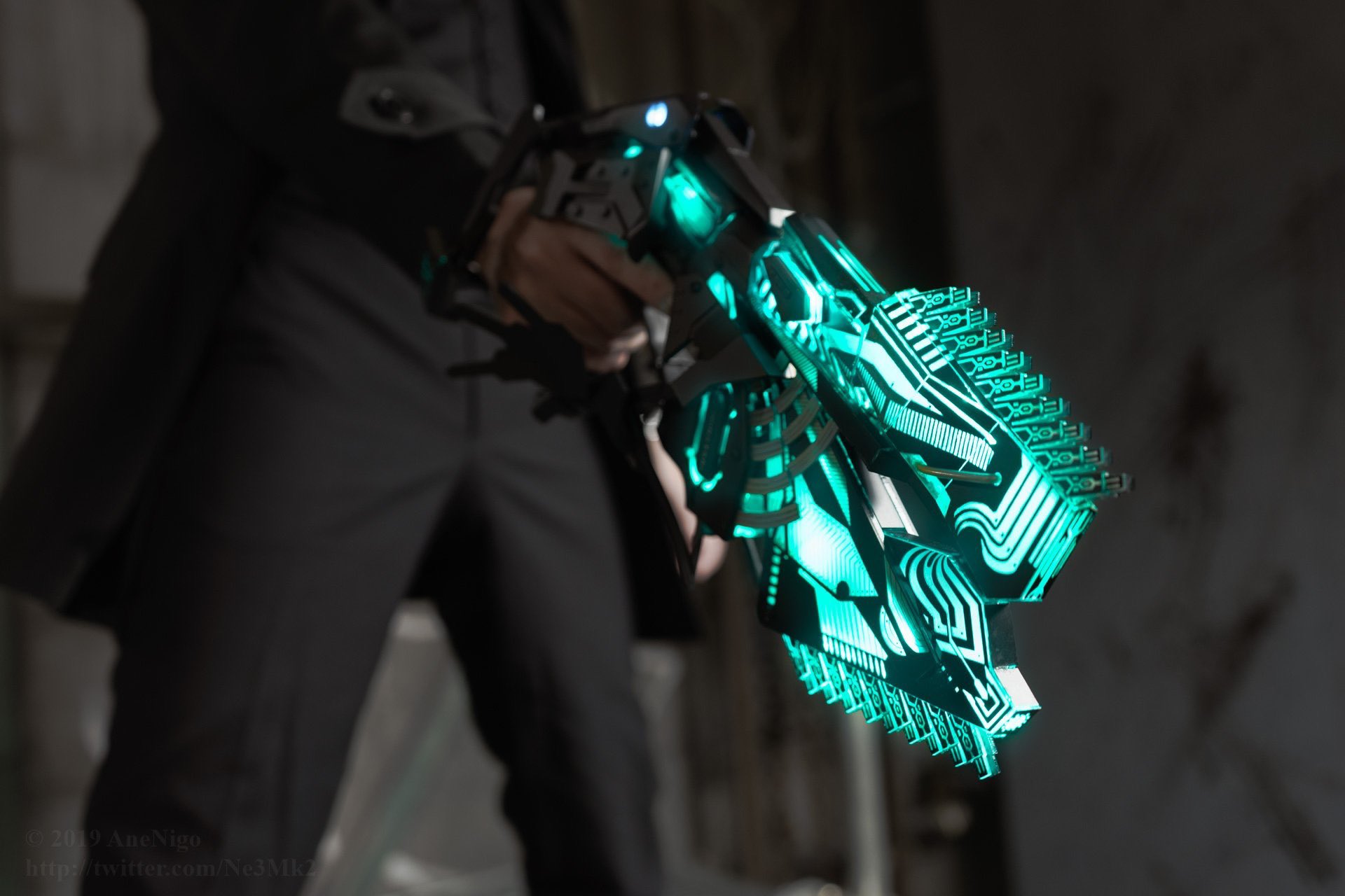 カイザー ドミネーターsg型とダンゴムシ工場 Psycho Passに登場する ドミネーターのデストロイ デコンポーザー モード 今や界隈では デコポン の愛称で知られてると思うけど 誰が言い出して定着したんやろか デコン デコンポじゃねぇのな