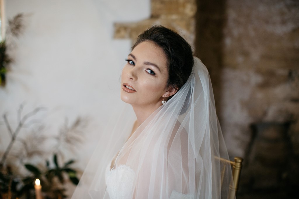 MrsPandP's tweet photo. A breathtaking dark and elegant country manor house wedding shoot at @BrymptonHouse 
Images @barrowemma 
https://t.co/4XzLJnODj8 Earrings @KellySpenceWed https://t.co/WOBpHrGSec