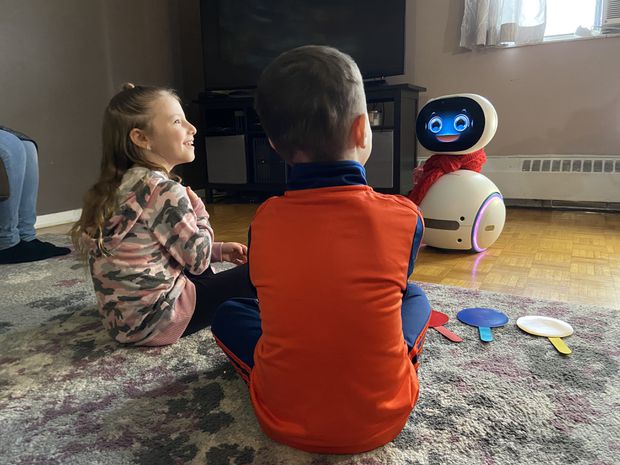 GuelphHumberUni's tweet image. #UofGH Early Childhood Program Head @DrNikkiMartyn was interviewed in an article by @TheGlobeandMail regarding companion robots, children and the importance of relationships. Read the article here: guelphhumber.ca/inthenews/dr-n… #TherapeuticPlay #CompanionRobots