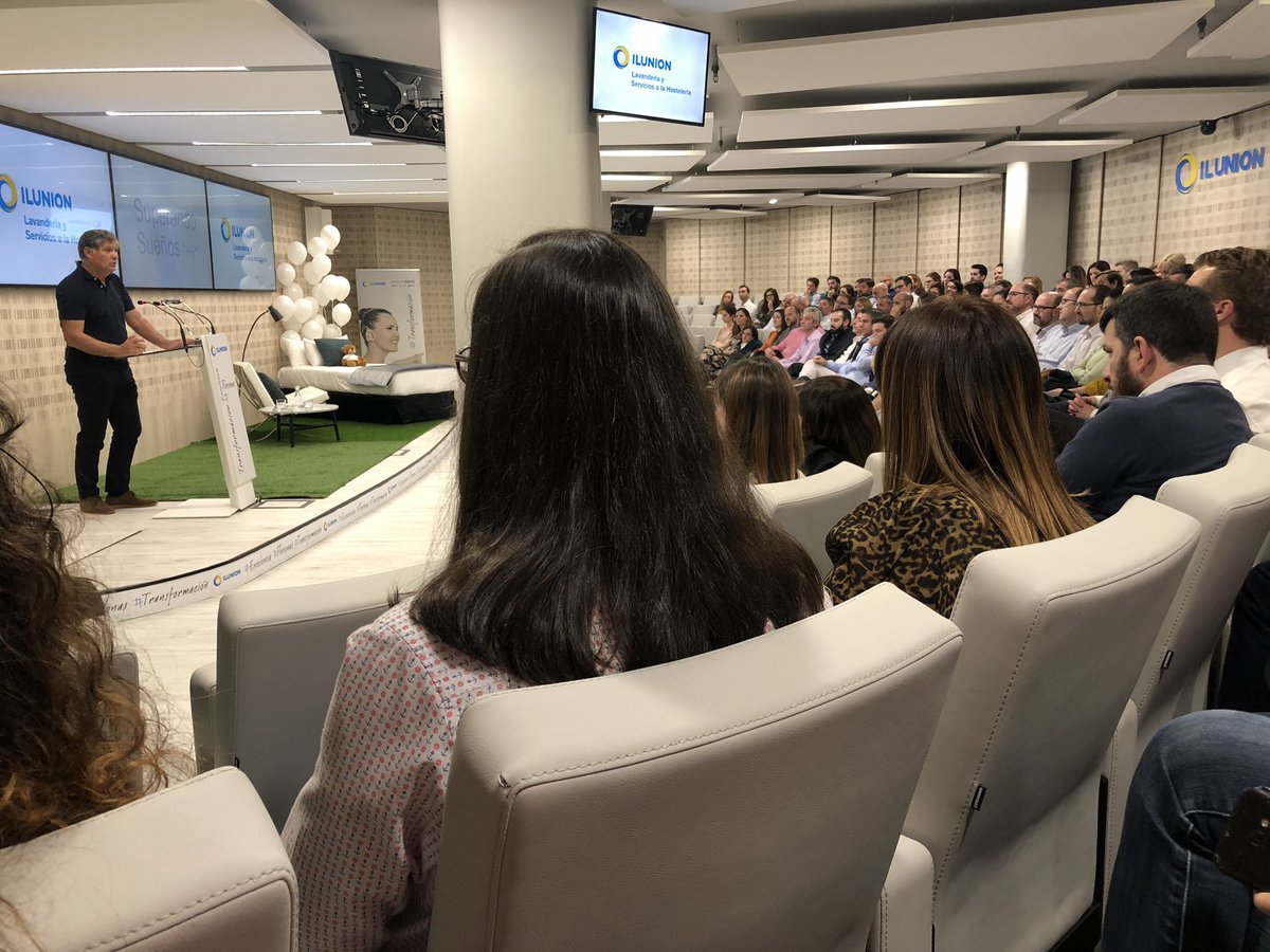 thinkandaction's tweet photo. Si te obligas a no rendirte, normalmente tienes una recompensa...
Rafa ha logrado la satisfacción personal, y eso no tiene precio...
Es importante tener capacidad de aguante ante la #adversidad y capacidad de #responsabilidad
...Hoy @thinkandaction con #ToniNadal. #Thinknlive 😘 https://t.co/pzOtIpMmeS