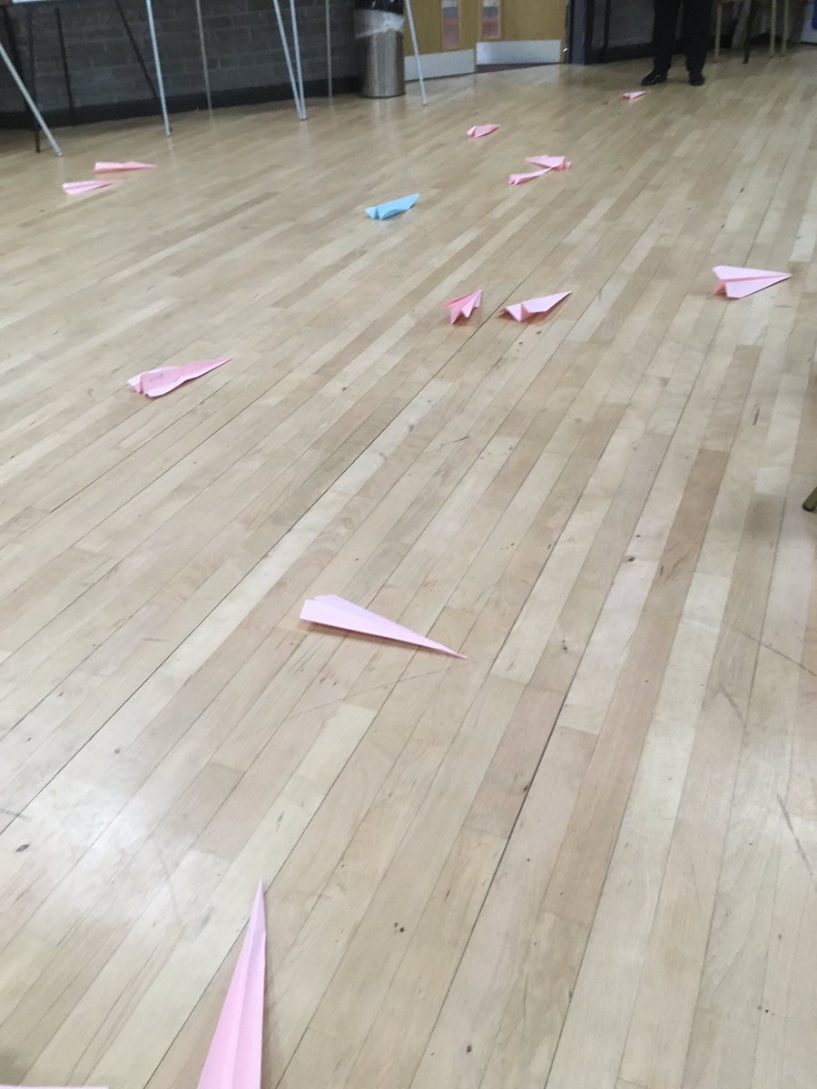 RedleyAbby's tweet photo. Fantastic day learning about the 10 elements of #PoolePerform Inspired to celebrate success within the wonderful teams at #poolehospital 👏🏼 And increase productivity, performance and ultimately patient experience #speechtherapy #ABI #coaching #paperairplanes https://t.co/VKI023bh0U