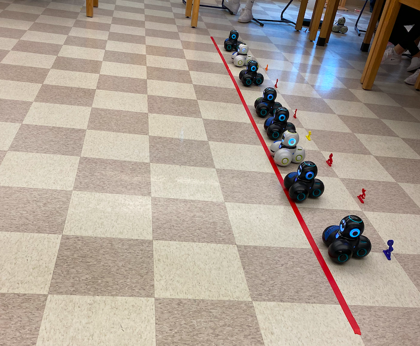 tofer8's tweet photo. 7th Grade Science genetic mutation lesson 2 - coding the robots to Forge, Mate and Race to survive though generational mutations.. I Love working with Mr. McCarthy to Rock the #STEM #STEMed #gorhamms #datacollection #dailyedupic https://t.co/CvvGSK7dVE