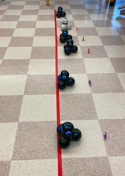 tofer8's tweet photo. 7th Grade Science genetic mutation lesson 2 - coding the robots to Forge, Mate and Race to survive though generational mutations.. I Love working with Mr. McCarthy to Rock the #STEM #STEMed #gorhamms #datacollection #dailyedupic https://t.co/CvvGSK7dVE