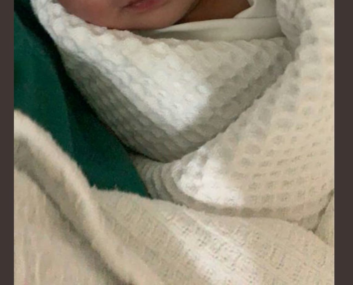 خليل جاسم العيسى No Twitter اسقاط القروض لليوم 426 رسالة مؤلمة وصلتني من احد المتابعين عليه ديون وقروض وظروفه المادية صفر طلب مني أنشرها الحمد و الشكر لله الحين الله رزقني مولوده أقسم بالله