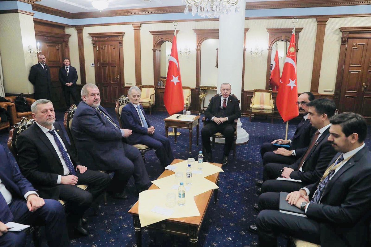 Cumhurbaşkanı Tayyip Erdoğan ile Kırım Tatar Meclis Başkanı Refat Çubar, KTMM Başkan Yard. Ahtem Çiygöz, Ukrayna Parlamentosu Türk-Ukrayna Gurubu Baş. Rustem Umerov‘dan oluşan heyet olarak görüşme yaptık. Cumhurbaşkanı Erdoğan’a Kırım Türklerine daimi desteği için teşekkür ederiz