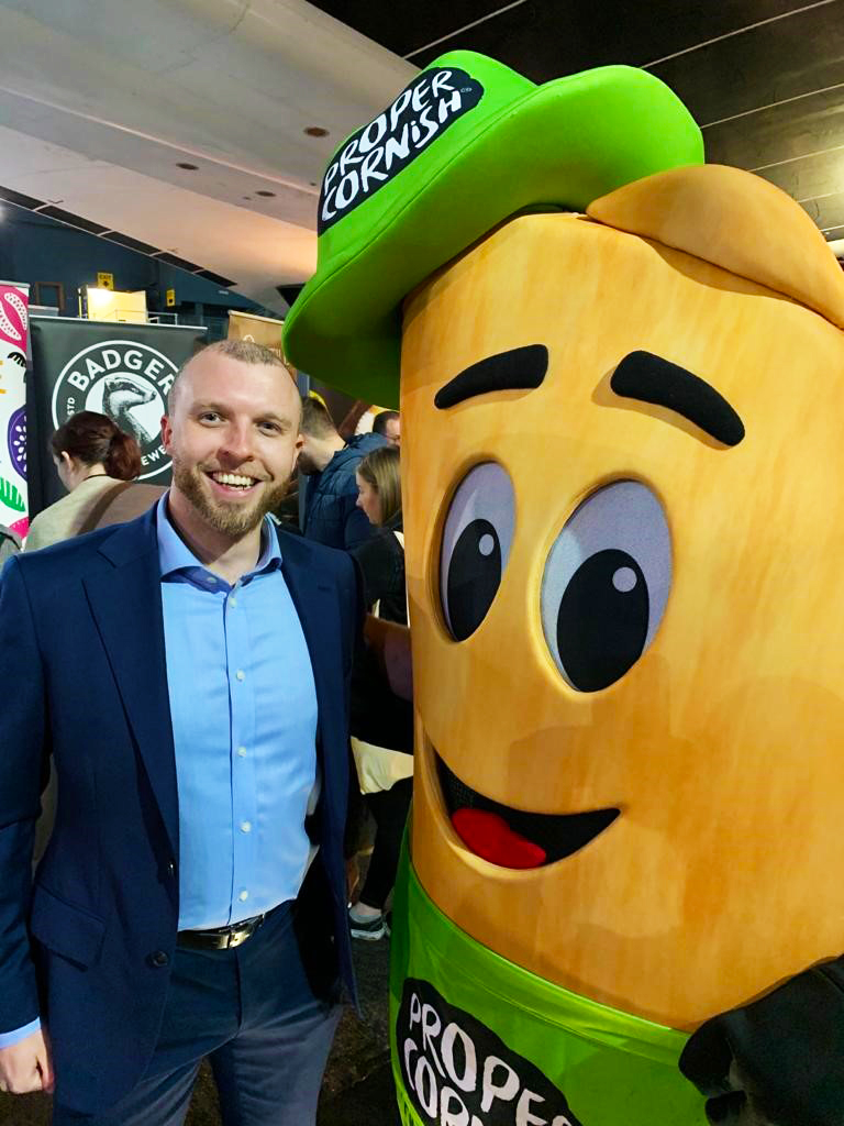 GoPakGroup's tweet photo. Sam from #gopakuk had a #great day discussing our #eco #gorpet &amp; #edenware #product ranges today @Hunts_ #show @FleetAirArmMus  
#ecofriendly #foodservice #tradeshow #HuntsExpo https://t.co/Om9QVwOrEa
