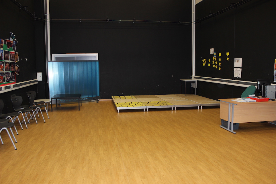 OasisMediaC_SLS's tweet photo. 💥❗️🔥 DRAMA &amp; DANCE STUDIO AVAILBLE 🔥❗️💥
Peak slots available on Tuesdays in our Drama &amp; Dance Studios.
Great spaces for dance 💃, drama 🎭 and fitness classes 💪!
They won't be here for long so drop us a line for more information... 👇
https://t.co/bTpJICJ9qh https://t.co/D1j87rFJDV