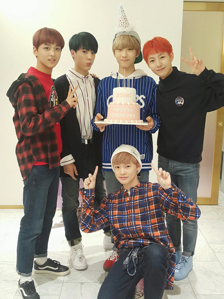 taste_renjun's tweet photo. 울 지선 ~ 지성아 생일축하해❤
#지선 #뭔뜻 #지성선배
#우리의_자부심_지성아_생일축하해 https://t.co/tUbkA1SZWm