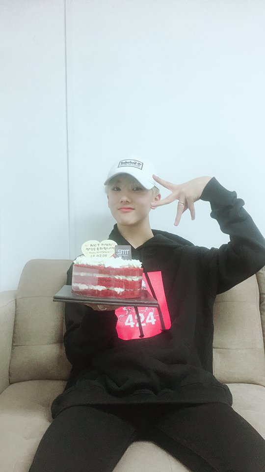 taste_renjun's tweet photo. 울 지선 ~ 지성아 생일축하해❤
#지선 #뭔뜻 #지성선배
#우리의_자부심_지성아_생일축하해 https://t.co/tUbkA1SZWm