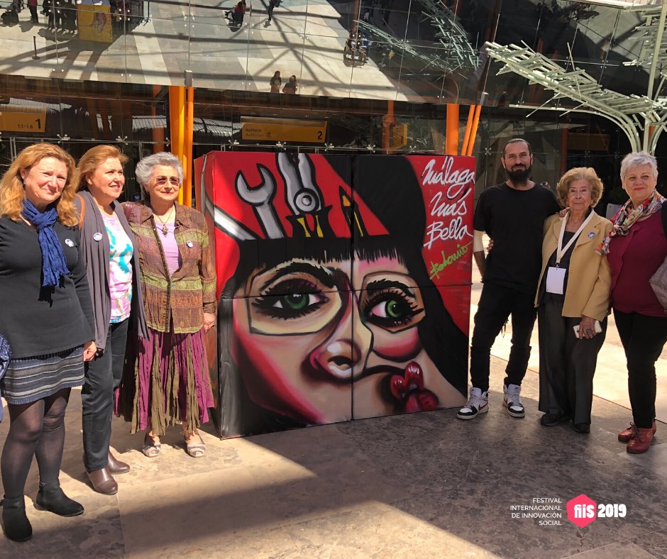fiiS_es's tweet photo. El proyecto #MálagaMásBella “otorga luz” a diferentes rincones de la ciudad de #Málaga gracias al impulso del #ArteUrbano  que, además de belleza, trasladan mensajes de gran impacto. ¡Muchas gracias por formar parte de #fiiS2019!👏👏🤗🤗🤗 #InnovaciónSocial https://t.co/XrnGMbJtiZ