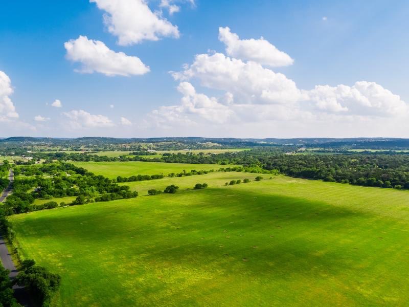 𝟯𝟲𝟲 𝗮𝗰 𝗞𝗲𝗿𝗿𝘃𝗶𝗹𝗹𝗲 𝗥𝗶𝘃𝗲𝗿 𝗥𝗮𝗻𝗰𝗵--This property has it all, gently rolling land with spectacular views located close to town. 𝗩𝗶𝘀𝗶𝘁 listings.texas-landman.com/texas-landmen/… for more info  #texaslandmen #texasranch #texasland #ranchrealestate #realestate #texasranches