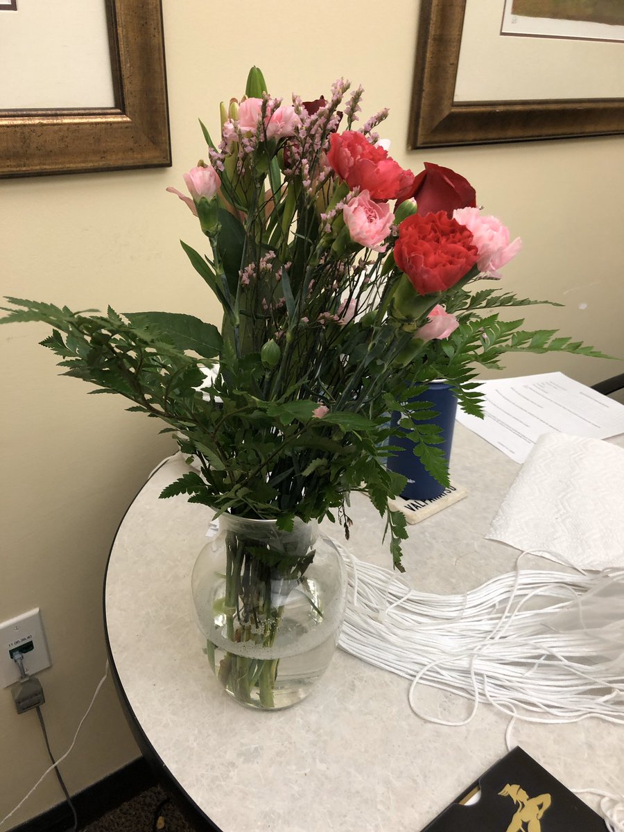 maribethJflakes's tweet photo. @ftdflowers seriously? This is embarrassing and not what is advertised. It’s half what the picture shows and the lily is dead. Valentines Day is next week hope you can up your game 🤬 https://t.co/porQHKdiah