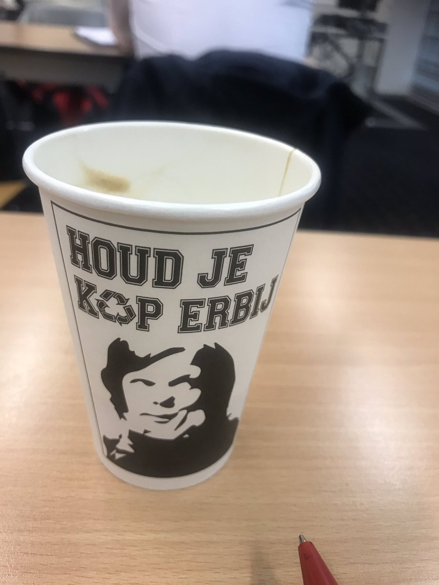 Eerste stap op de weg naar economiedocent worden, kom ik econoom en plaatsgenoot Sweder van Wijnbergen tegen. Kreeg koffie van ‘m ter aanmoediging 🤗