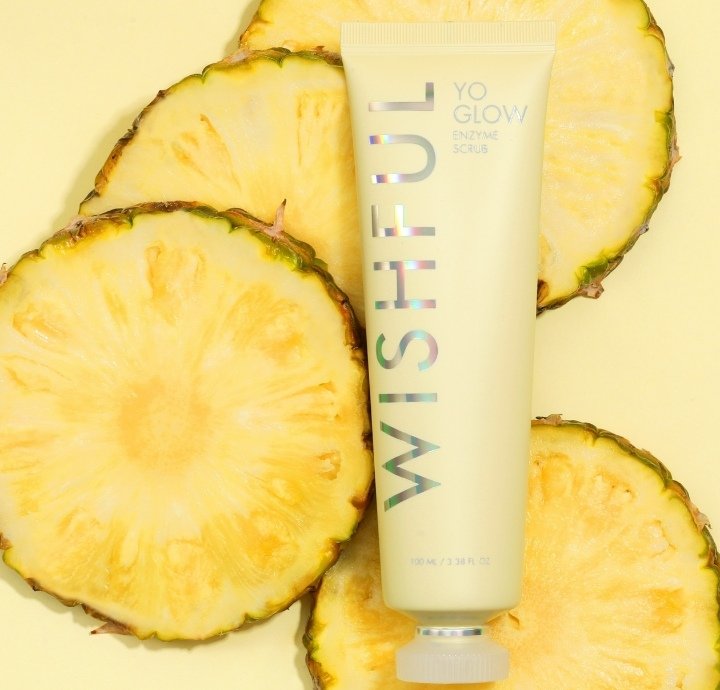 BeautyBusiness_'s tweet photo. Here is the exclusive reveal of the @hudabeauty skincare line! 
⭐ Introducing #Wishfulskin! 🍍
🌠#YoGlow Enzyme Scrub, a gentle, yet powerful exfoliating scrub infused with a combination of pineapple and papaya enzymes, BHAs and AHAs that leave the skin with a healthy glow. https://t.co/UxjRsP1Vve