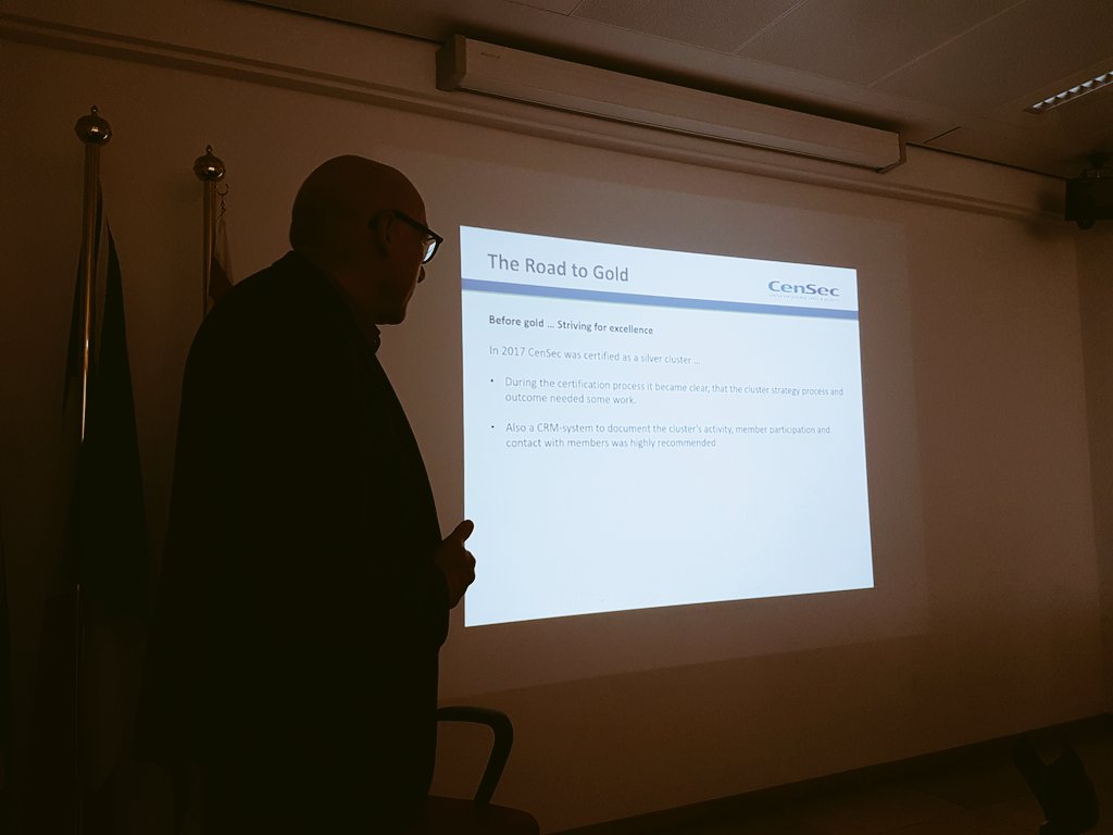 Exxtra_EU's tweet photo. 🏆 #Milestone1 @Exxtra_EU #ESCP4x completed! Really great meeting where we presented our #clusters strengths & started identifying key criteria for joint activities.
@DITECFER @CensecD @BTSRailSaxony @Pole_iTrans @MafexSpain @Railgrup @ARUScluster Thanks @ToscanaBXL for hosting! https://t.co/FlHWPPu4VX