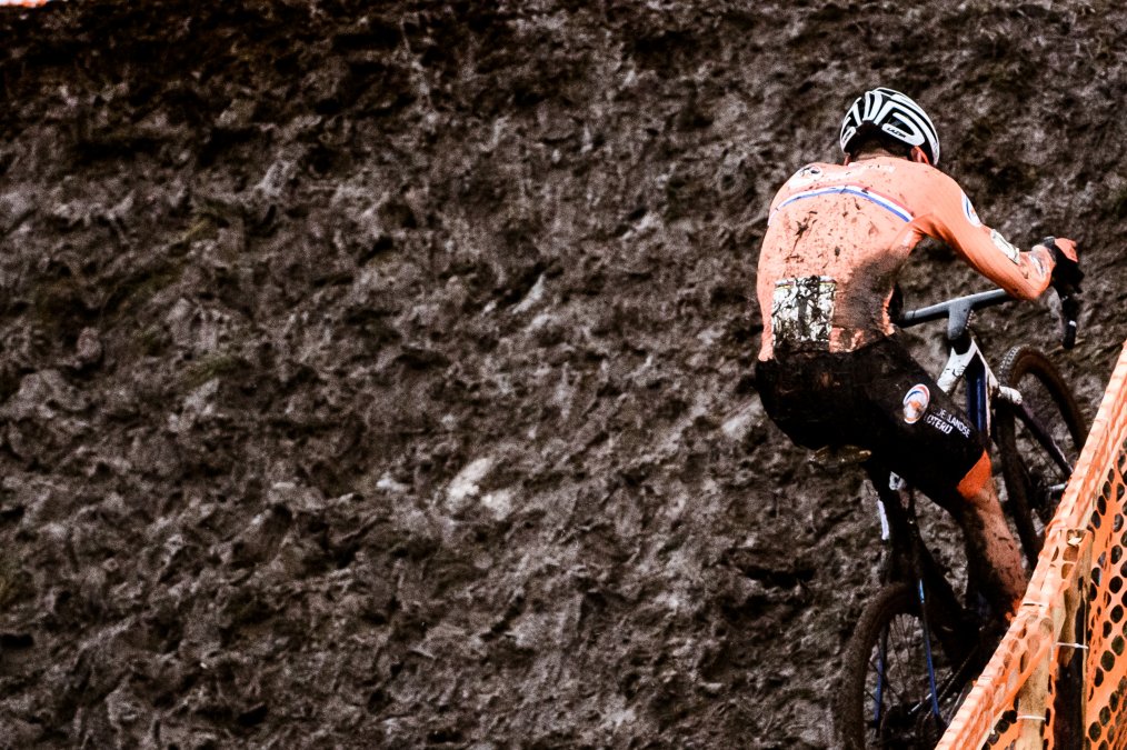 cyclist's tweet photo. Gallery: The mud, pain and glory of the Cyclocross World Championships https://t.co/g09eBqEsYz https://t.co/ODBLsHqg4p