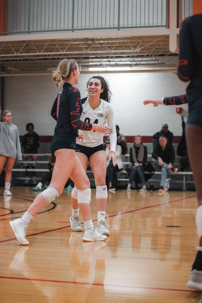 a5volleyball's tweet photo. Icebreaker Pics❄️
.
.
.
📸: @conorlounsbury | @usavolleyball @prepvolleyball @vbmagazine @avb_network @mizunovolleyballnorthamerica #Volleyball #Volley #Atlanta #usavolleyball #teamusa #mizuno #avbnetwork #DOM1NATE #whyA5 https://t.co/pWY7XUFX9N