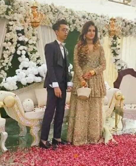 irtasamchaudhry's tweet image. Inhe troll krny k bajaye apni shadi ka socho! 😌