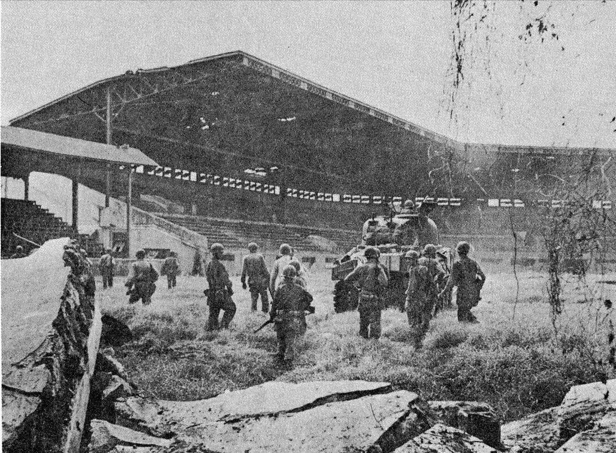 tarihakkinda's tweet photo. ABD birlikleri, Rizal Baseball Stadyumu, Manila. Şubat 1945. https://t.co/xwi2xQKTCM