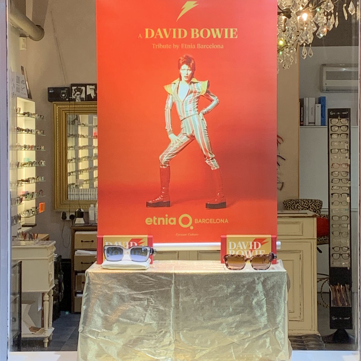 FramesinLanes's tweet photo. New window! Featuring the limited edition Ziggy Stardust frames by Etnia Barcelona.  Only two pairs left so get them before they are gone forever! #ziggystardust #brighton #etniabarcelona #shopsmall #limitededition #brightonstyle #thestarmanhaslanded https://t.co/eZeYyWYT0P