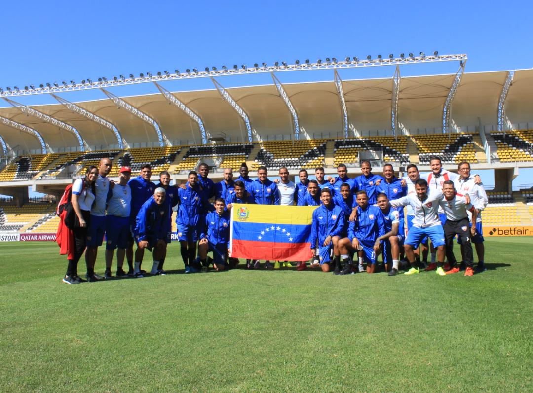 LigaFUTVE's tweet photo. ¡Hoy @AraguaFC es Venezuela🇻🇪! ⁣⁣ Los aurirrojos estarán disputando su primer encuentro de la #CopaSudamerica ante su similar de @coquimbounido apartir de las 6:15pm.⁣⁣
⁣⁣
⁣⁣ ¡Éxitos! ⁣⁣

⁣⁣ 📷| @AraguaFC

#LigaFutve #SomosFUTVE https://t.co/6Jdb8hFEwr