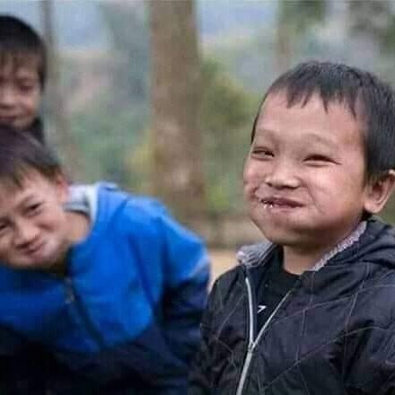 Eu : Mãe posso ir pro baile 

Mãe : Nãooo 

Meus irmãos :