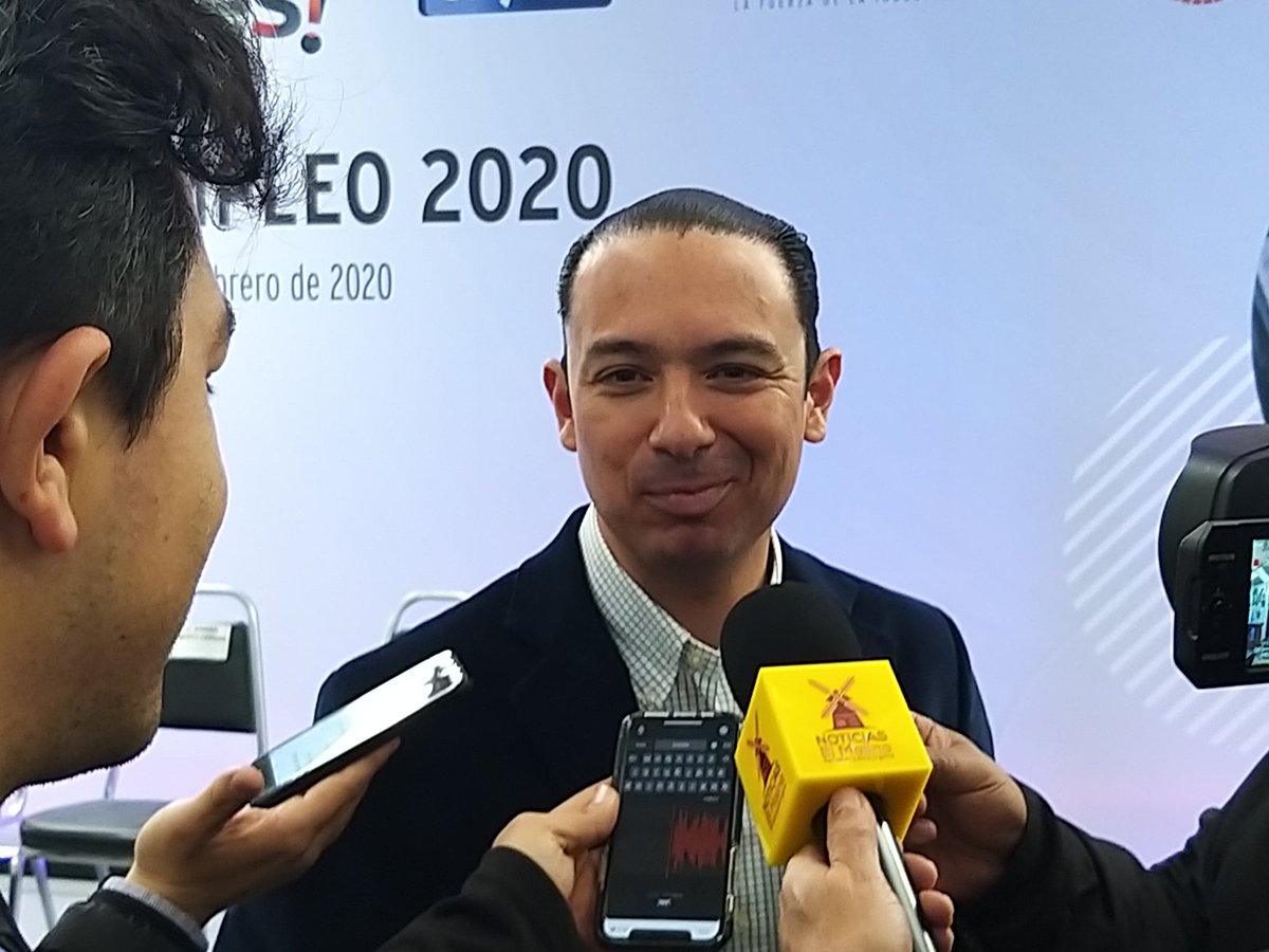 Hoy acompañé al Gobernador <a href="/mrikelme/">Miguel Riquelme</a> en la Primera Feria de Empleo #Coahuila 2020, dónde se ofertarán más de 3,000 mil vacantes en todo el estado. 

#SiHayDeOtra