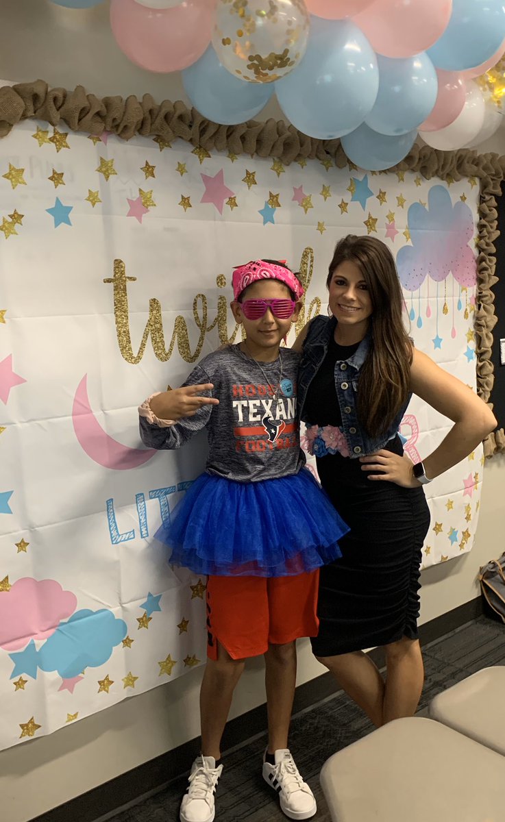 MrsLedaDavis's tweet photo. What will Baby Davis be?!?! #clarkconnects https://t.co/7zIUtHDjWo