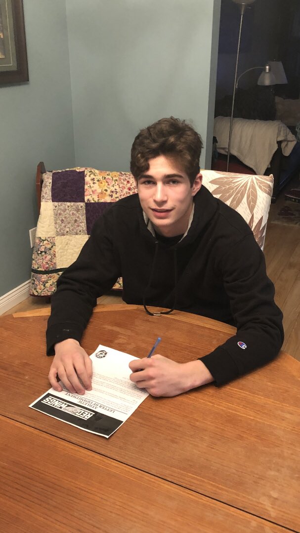 weyburnredwings's tweet photo. The Richardson Pioneer Weyburn Red Wings are pleased to announce that we have signed ‘02 born forward, Jackson Hassman, for the 2020/21 season!

From Prince George B.C., Hassman currently plays for the Cariboo Cougars of the BCMML. 

Welcome to the team Jackson! https://t.co/yv5xZfncF7