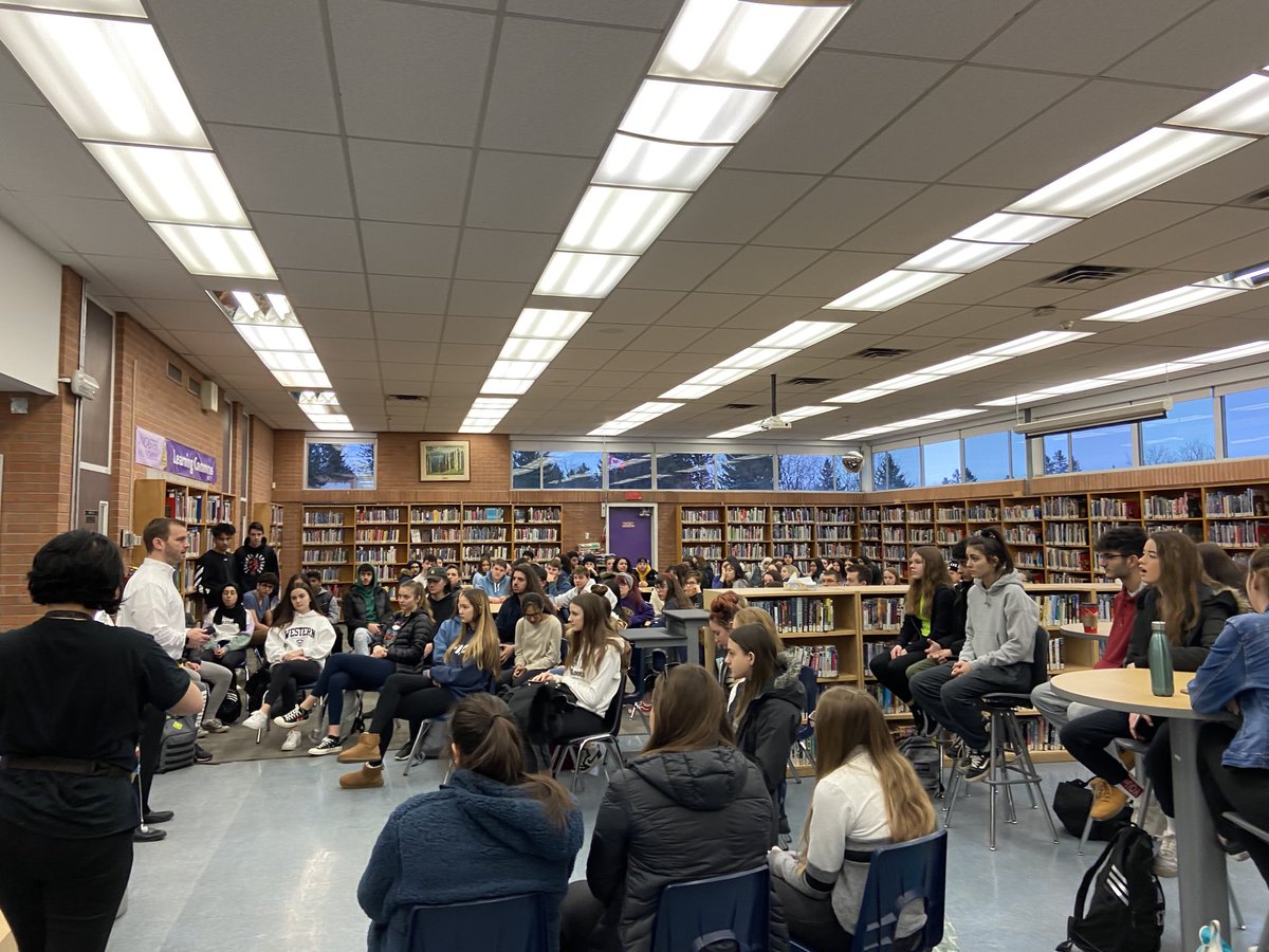 mrjallison's tweet image. Awesome crowd out today at Ancaster High for our @HWDSB_eLearning info/orientation session. Fantastic questions from the students. Thanks for the support @AHGuidance @ancasterLC @mpolling @HWDSBLearning