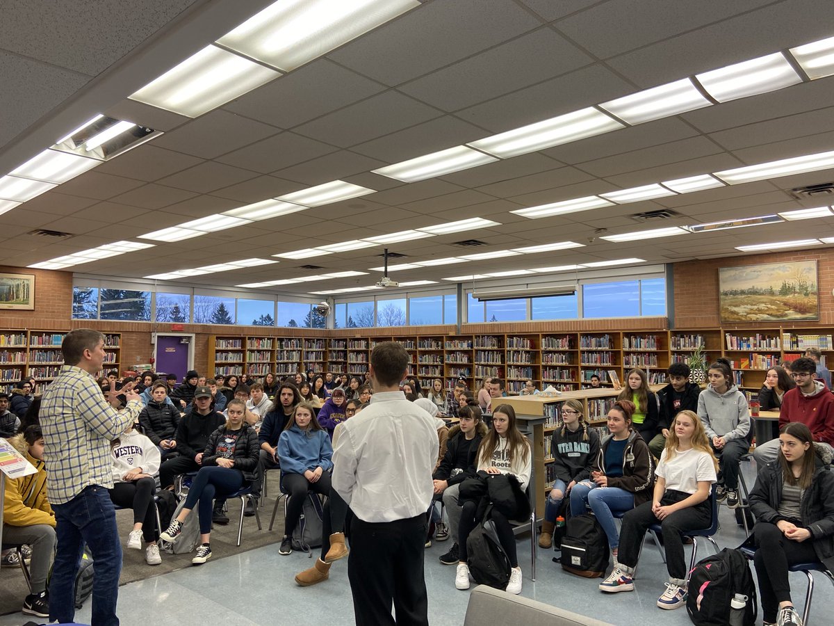 mrjallison's tweet image. Awesome crowd out today at Ancaster High for our @HWDSB_eLearning info/orientation session. Fantastic questions from the students. Thanks for the support @AHGuidance @ancasterLC @mpolling @HWDSBLearning