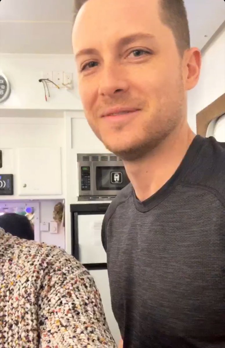 lindsayk77's tweet photo. 😍😍😍 #JayFF #ChicagoPD https://t.co/YE6MYXsTwa