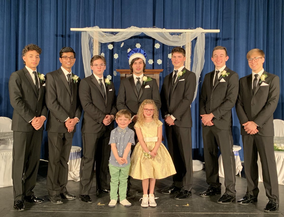 Congratulations to Snowfrost Queen Olivia Smith 
King Cruz Becerra 
and their court!!! 👑 #homecoming