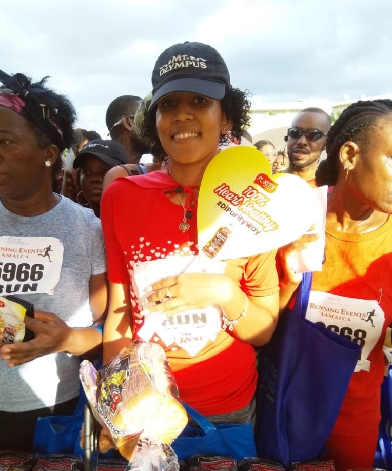 PurityBakeryJam's tweet photo. Throwback to Sunday when we participated in the Run for Your Heart Run by Heart Foundation & Crystal Spring.
And of course, we had to bring the good bread dem! #DiPurityWay https://t.co/la9xZQ2ocn