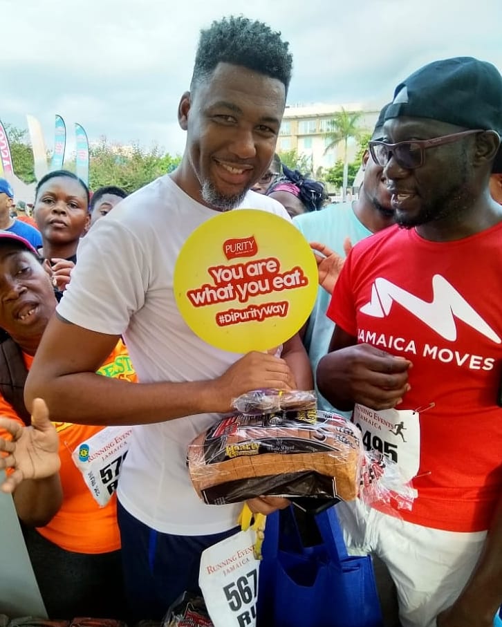 PurityBakeryJam's tweet photo. Throwback to Sunday when we participated in the Run for Your Heart Run by Heart Foundation & Crystal Spring.
And of course, we had to bring the good bread dem! #DiPurityWay https://t.co/la9xZQ2ocn