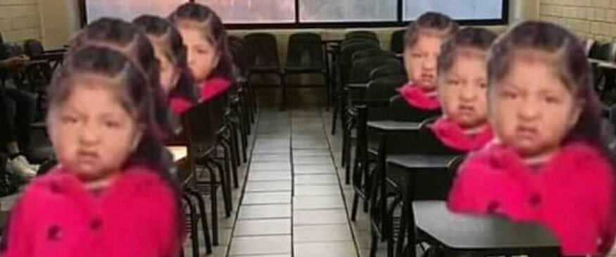 TuiteroGuayaco's tweet photo. Cuando ya se acabó la hora y el profesor sigue hablando: https://t.co/YFoDJWq8wR