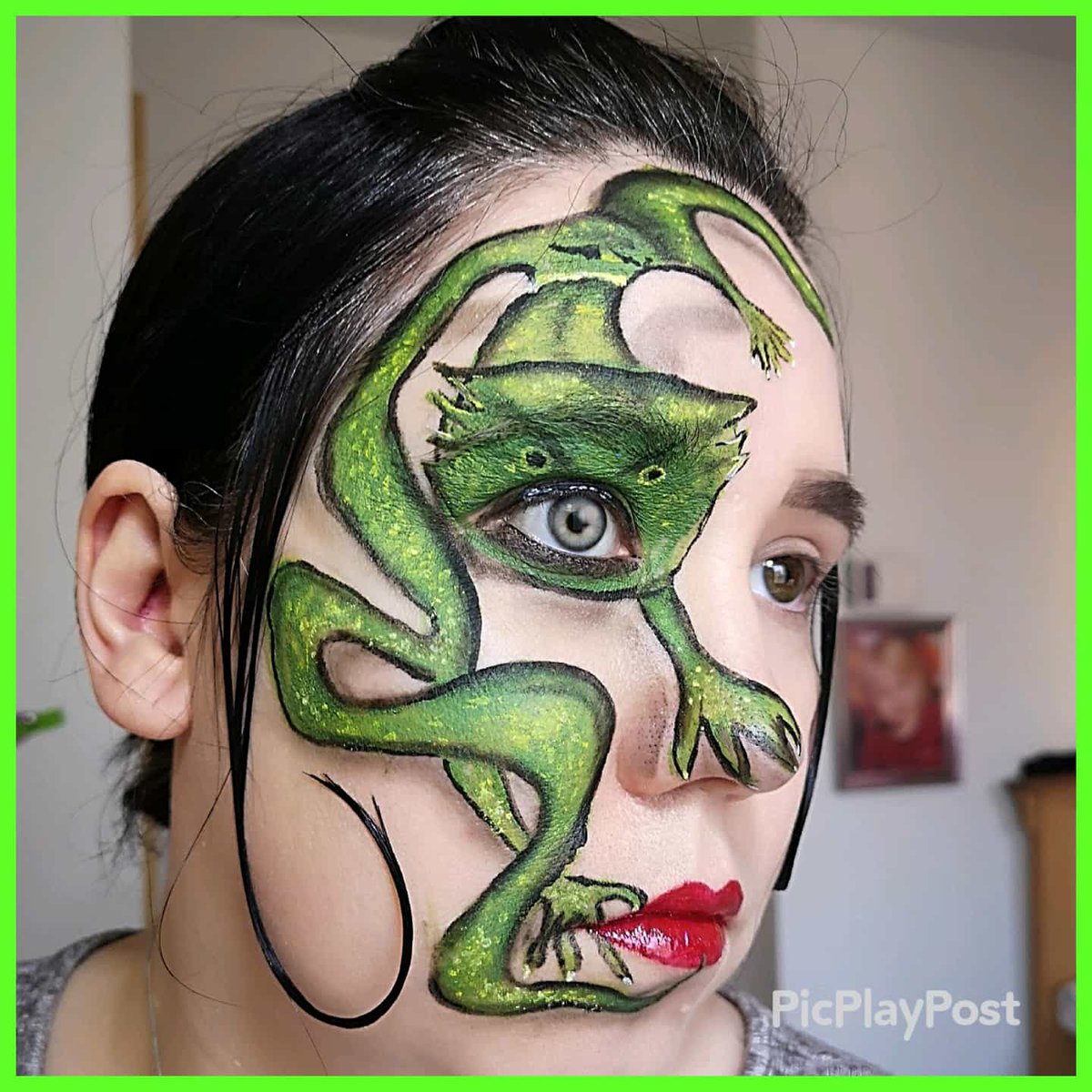 makeup_mummy17's tweet photo. Don't let the sneaky snake devour your spirit
@Snazaroo face paints
@ObsessionLDN_ creep it real palette
@MakeupRVLTN hydrating lipgloss in bitten
#mimles #snakes #reptiles #makeup #illusionmakeup https://t.co/v7iEZ8Z2af