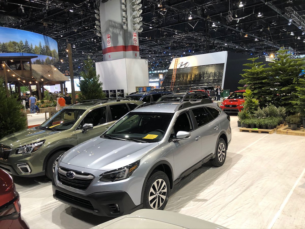 ChiAutoShow's tweet image. The cars have arrived! #CAS2020 #CASCountdown #3MoreDays @McCormick_Place