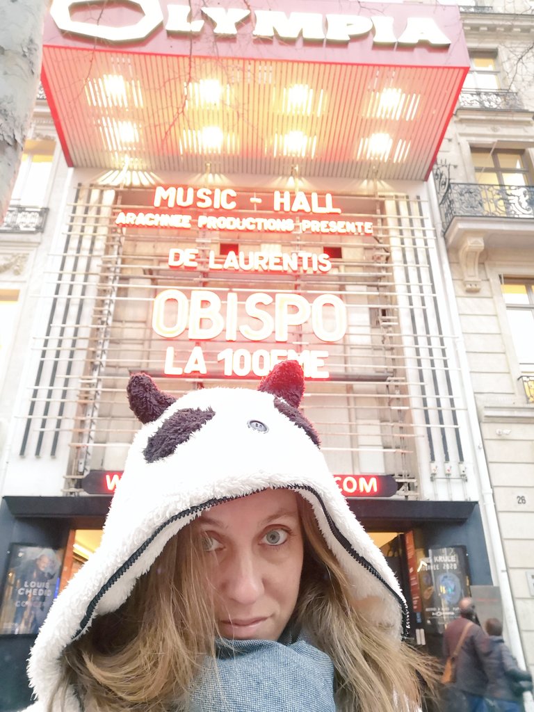 NindePop's tweet photo. Il y a très exactement 22 ans, jour pour jour, j'assistai à mon tout 1er concert de @ObispoPascal et ce soir j'ai fais 9000km pour être présente à la dernière de sa tournée. Il y a des rdv qu'on ne peut manquer
#lareunionléencorela #etrefan #olympia #sequenceemotion #mercipascal https://t.co/qAp6LiywU0