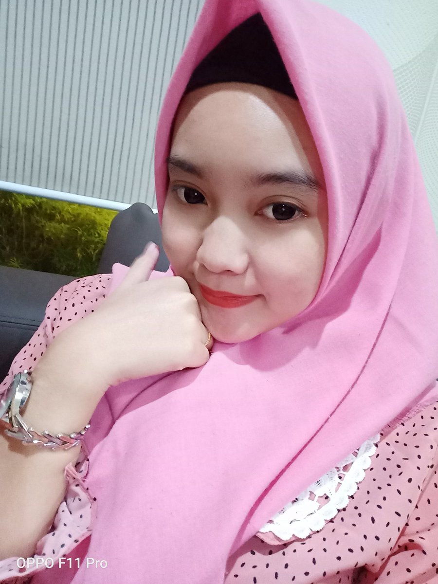 L_Angnee tweet picture