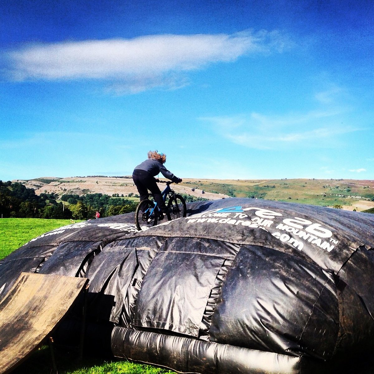 🚴💨Nothing beats the feeling of hurling yourself through the air and into a billowy bag of air, not tried it? We'll have an airbag at the Sisters of Send Festival so you can practice your jumps and try something new! 🤘🏻
🎟️ TICKETS ON SALE NOW🎟️ LINK IN BIO 👆